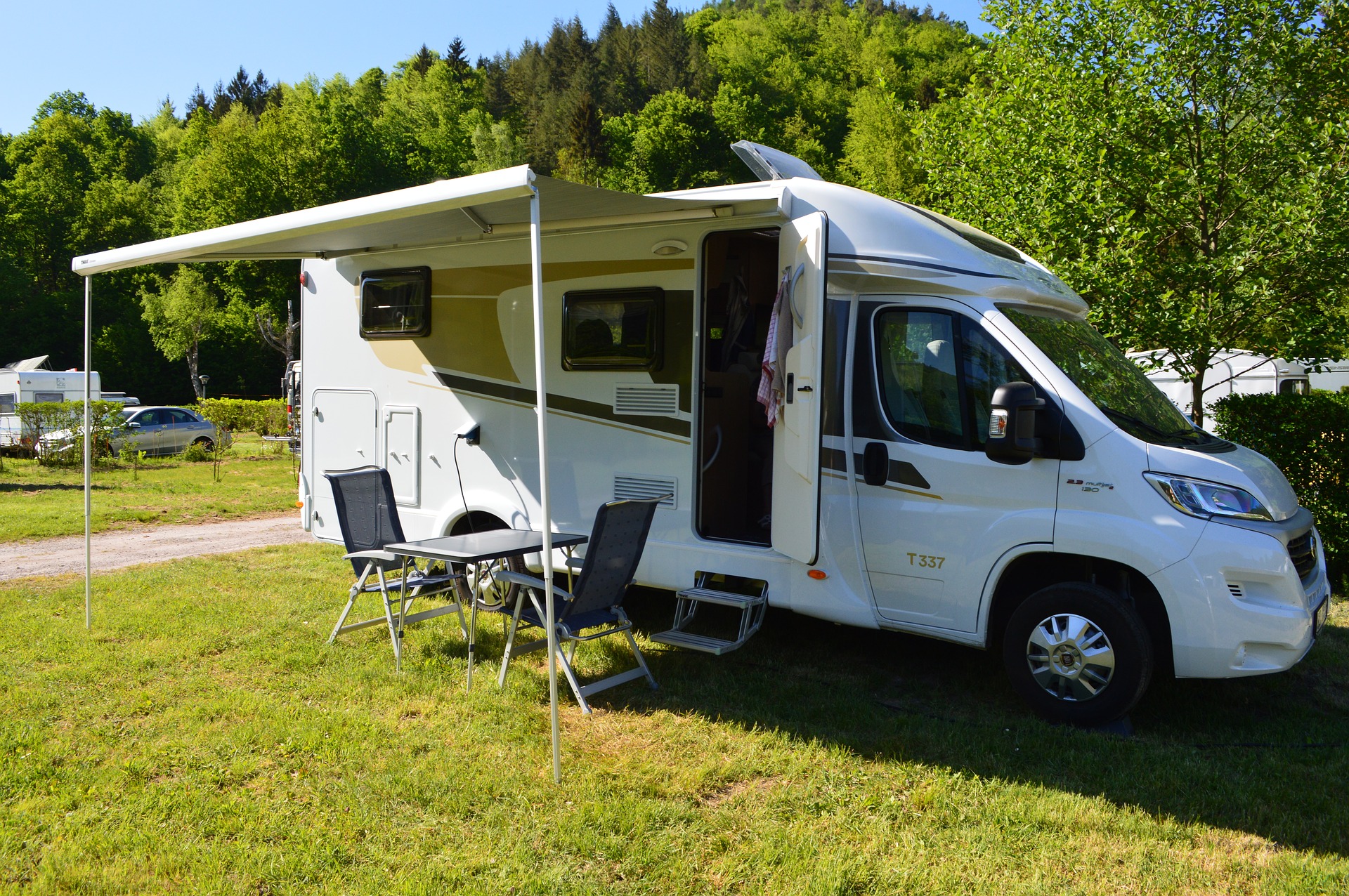 Caravan Park caravanning 3509593 1920